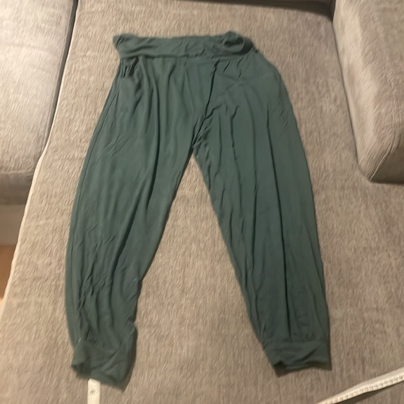 Yala Bamboo PJs/Leisure wear Size L - Picture 4 of 6